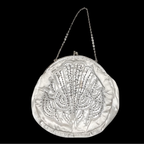 None Handbags - Vintage White Beaded Clutch